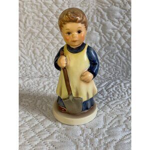 Hummel Goebel Garden Treasufes Figure #727 3.5” 1990s